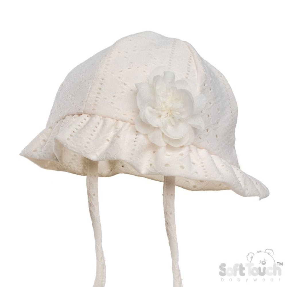 Chapeau de soleil en broderie anglaise