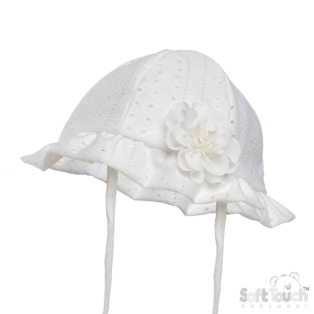 Chapeau de soleil en broderie anglaise